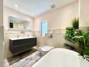 Family Bathroom- click for photo gallery